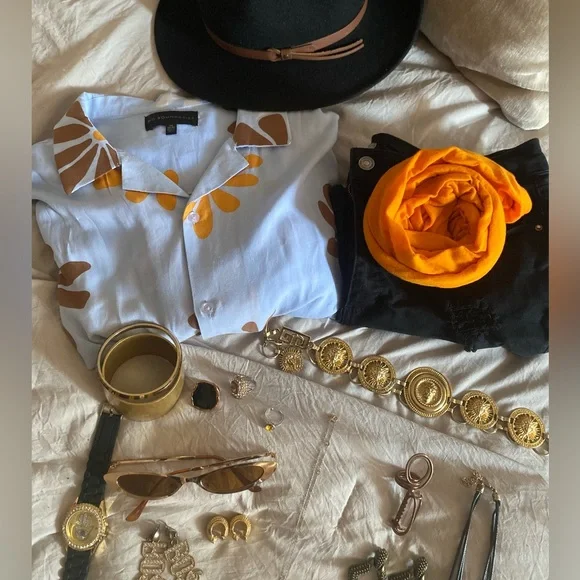 🚨 LIKE TO BE NOTIFIED FOR LIVE SHOWS! 🚨 - Picture 6 of 13